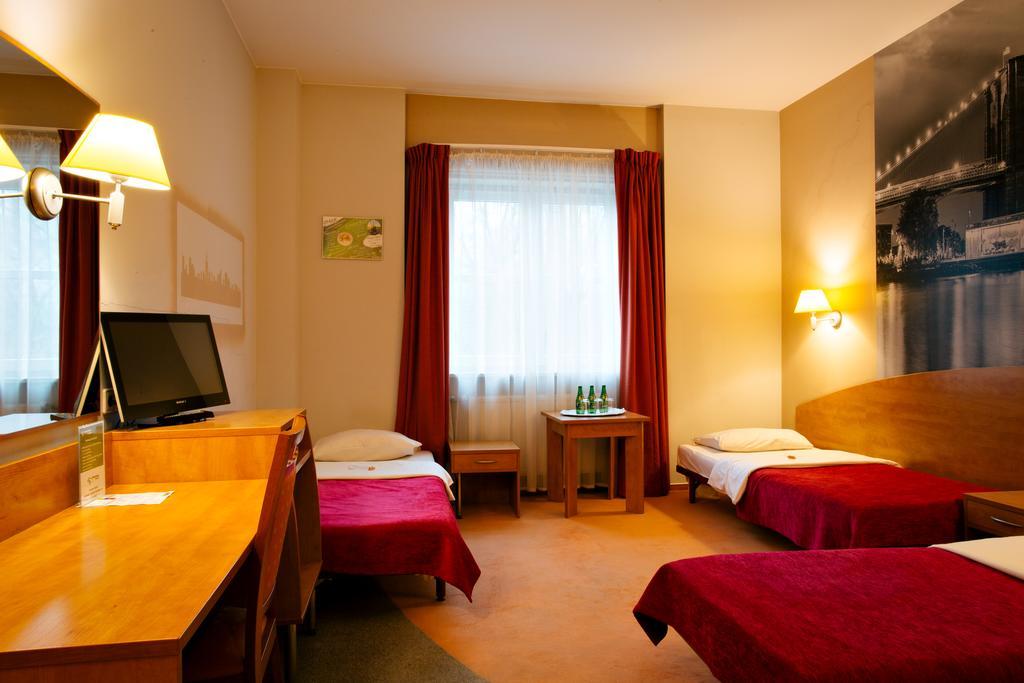 Comfortbiznes Pruszkow Exterior photo